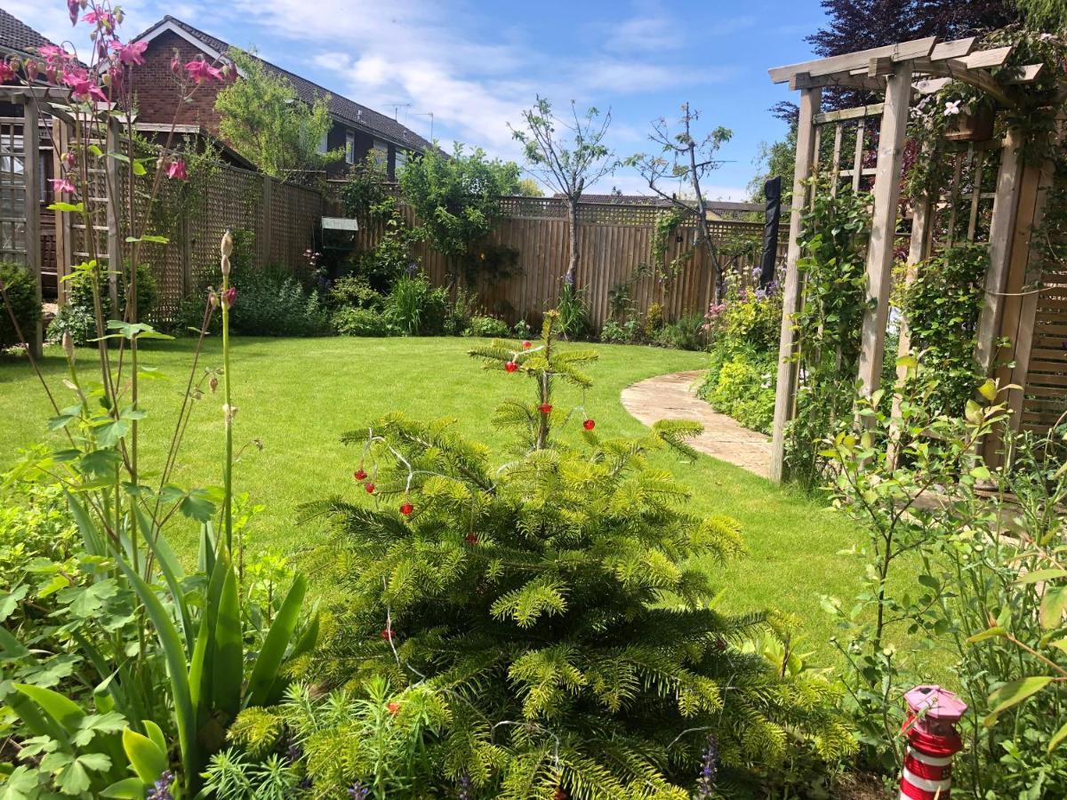 Sunshine Cottage Studley  ภายนอก รูปภาพ