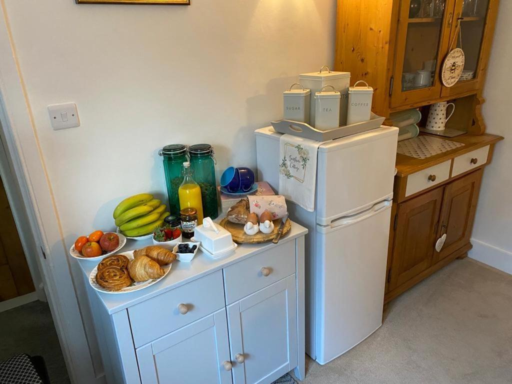 Sunshine Cottage Studley  ภายนอก รูปภาพ