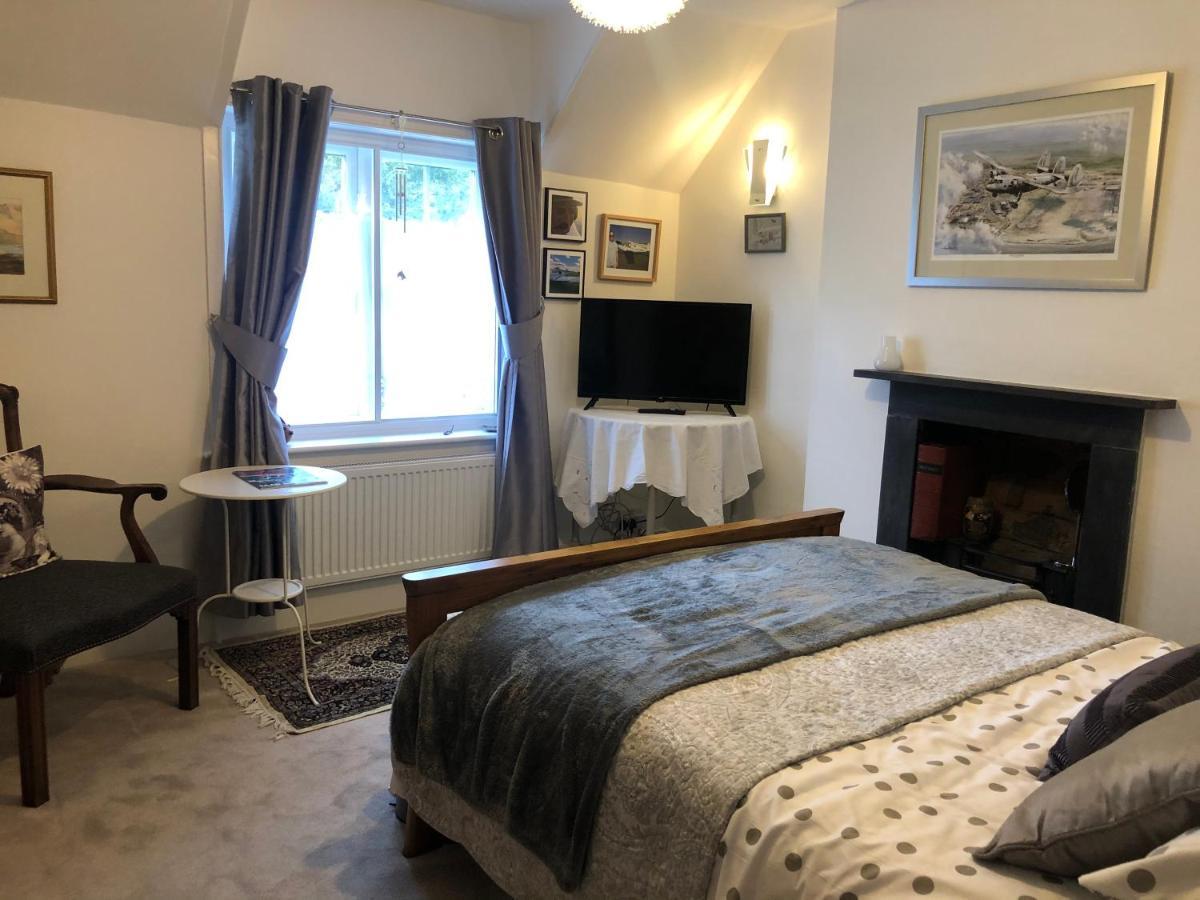 Sunshine Cottage Studley  ภายนอก รูปภาพ